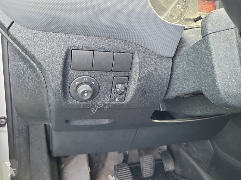 Véhicule utilitaire Peugeot 90pk