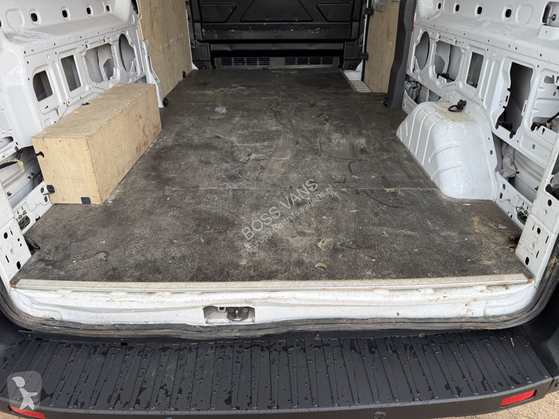 Véhicule utilitaire Ford e 68kWh 184PK E-