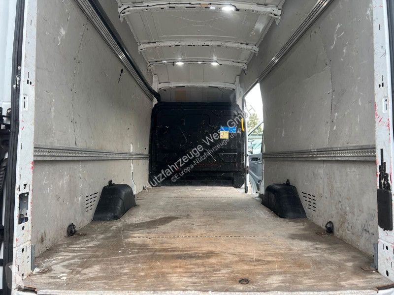 Véhicule utilitaire Ford 350 L4H3...