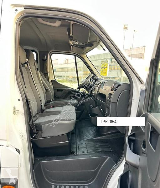 Renault master van