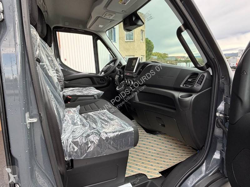 Iveco 35S21 van