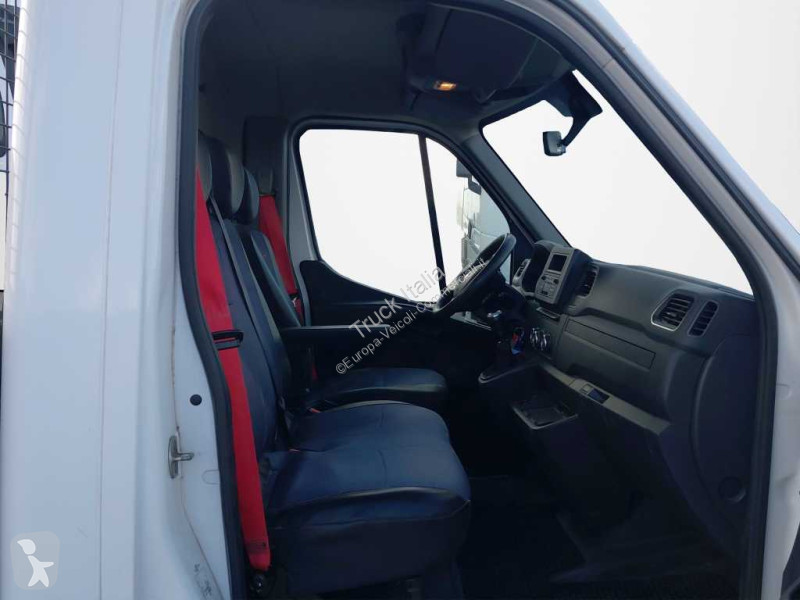 Renault III 35 RWD 2019 - master T35 traz.post....