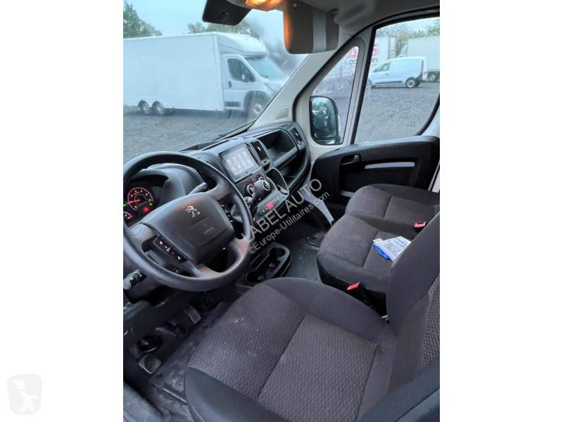 Užitkové vozidlo Peugeot BOXER Pack Asphalt...