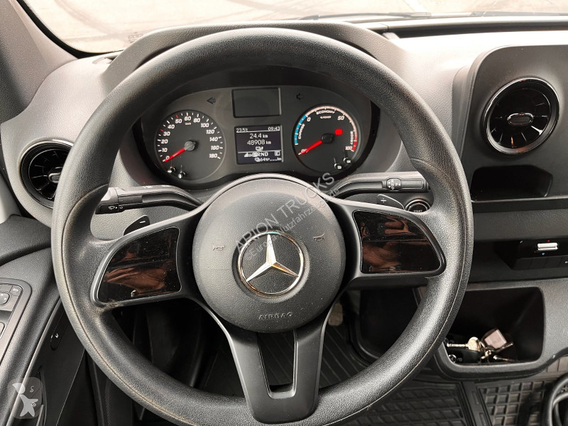 عربة نفعية Mercedes e L2H2...