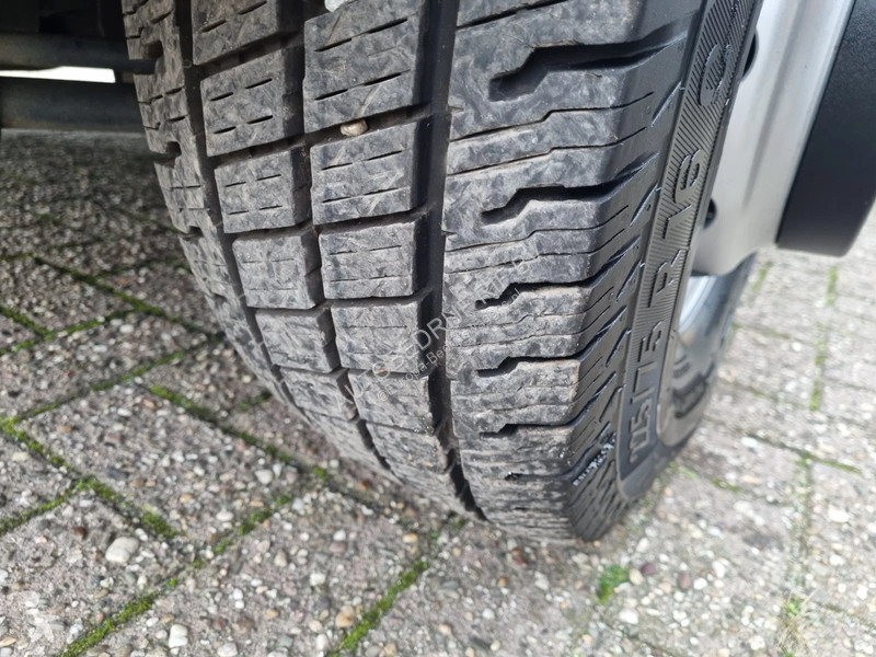 Furgoneta Iveco 65C18 3.0D Open Laadbak 6M...