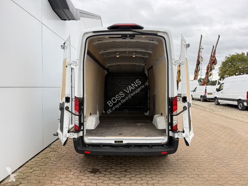 Ford E van