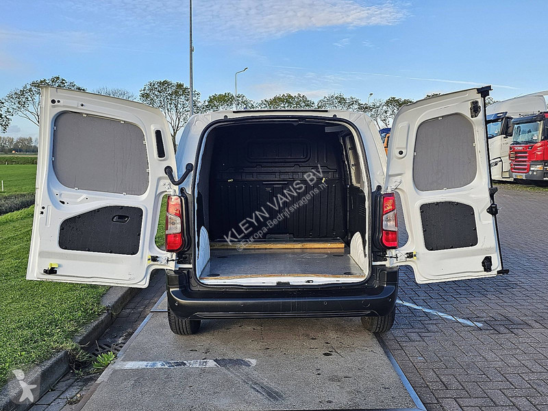 Furgoneta Opel 1.5 airco, navi, zijdeur, pdc