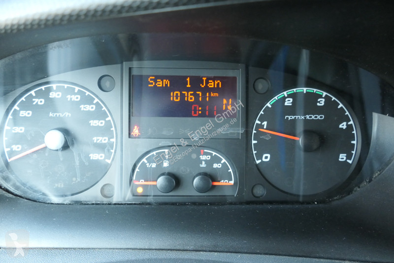 Iveco Daily 35 S11 C30C AUTOMATIK KAMERA Regale...