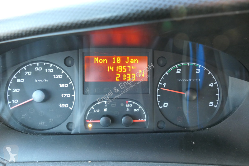 Véhicule utilitaire Iveco Daily 35 S11 C30C...