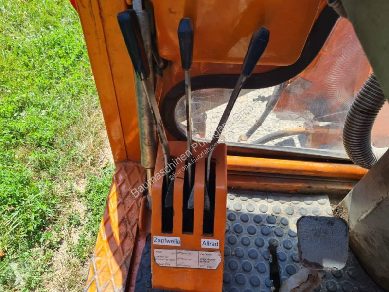 Gemeentevoertuig Boschung Pony DP 40 AK