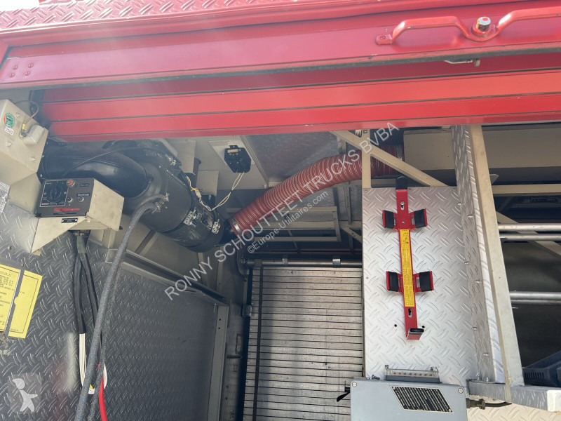 Véhicule utilitaire Unimog U 1300 L 435/11 4x4...