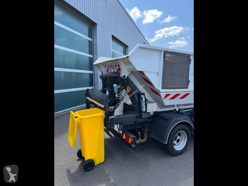 Véhicule utilitaire Fuso