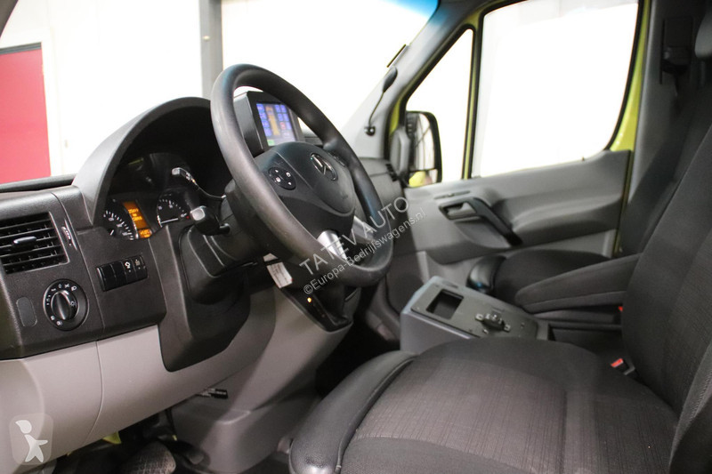 Véhicule utilitaire Mercedes 319 CDI L2H2...