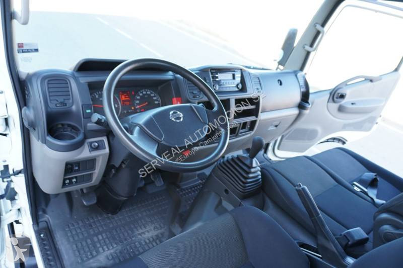 Samochód dostawczy Nissan