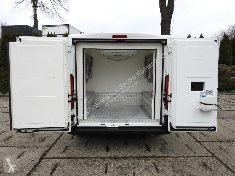 Autoutilitară Peugeot BOXER FURGON CHŁODNIA...
