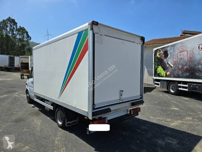 Véhicule utilitaire Mercedes