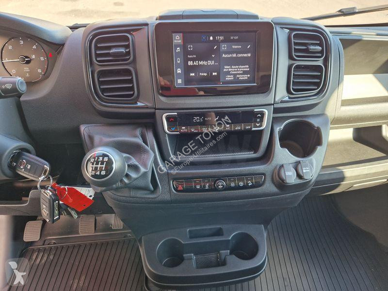 Véhicule utilitaire Fiat 180CV CAISSE 30m3