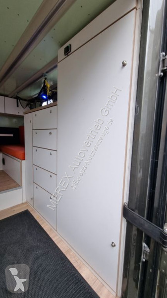 Bedrijfswagen  FM1 shelter ausgebaut