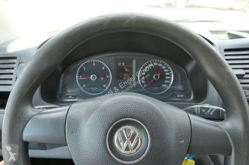 Лекотоварен автомобил Volkswagen T5 Transporter...