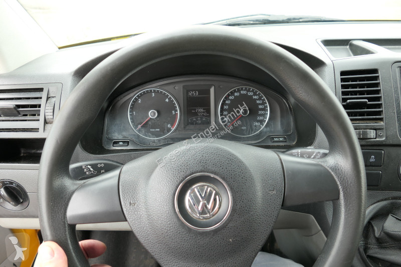 Véhicule utilitaire Volkswagen T5 Transporter...
