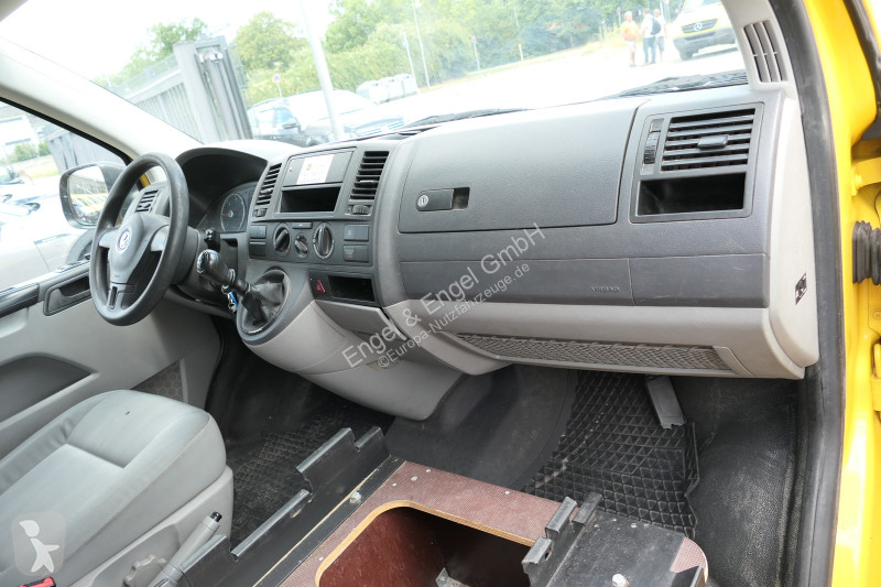 Véhicule utilitaire Volkswagen T5 Transporter...