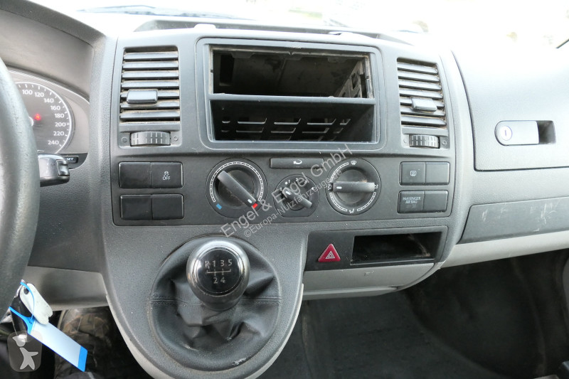 Autoutilitară Volkswagen T5 Transporter 2.0 TDI...
