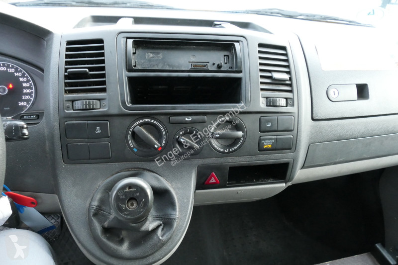 Autoutilitară Volkswagen T5 Transporter 2.0 TDI...