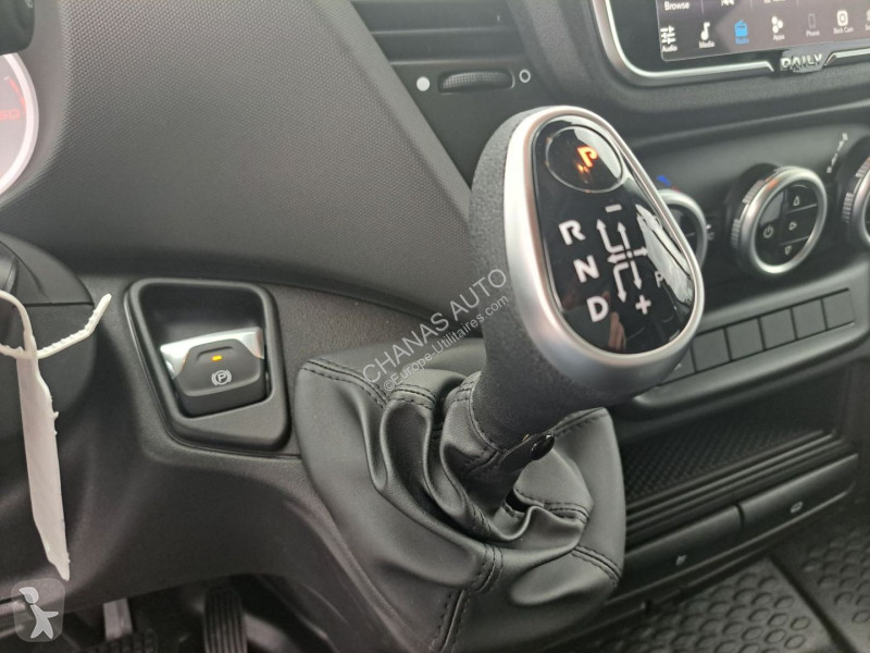 Autoutilitară Iveco 35C18 A8 180CV 3L HAYON...
