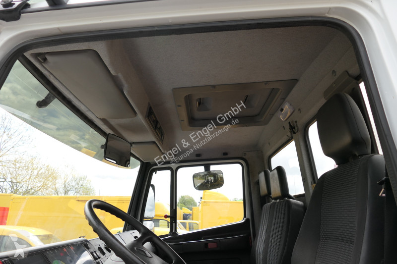 Furgoneta Mercedes Vario 816D mit Ladekran 3...