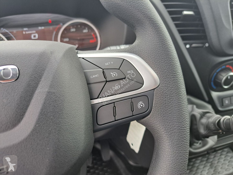 Autoutilitară Iveco 35C18 180CV 3L CAISSE...