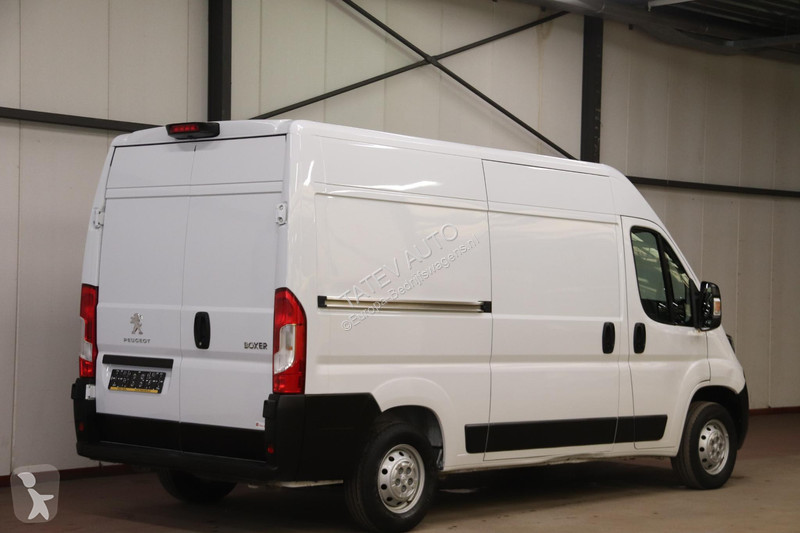 Autoutilitară Peugeot 2.2 140PK L2H2 EURO 6
