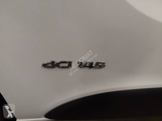 Véhicule utilitaire Nissan