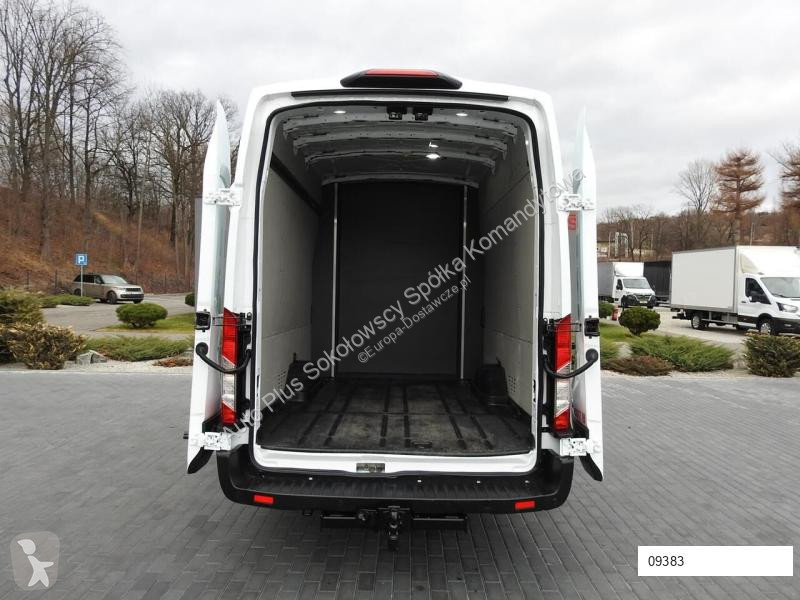 Véhicule utilitaire Ford TRANSIT FURGON...