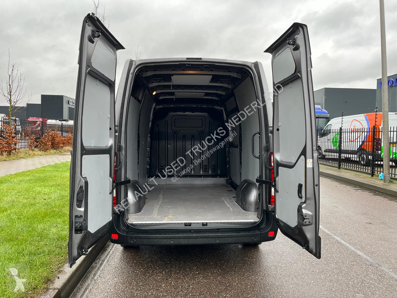 Véhicule utilitaire Renault 150.35 L2 H2 2.3...
