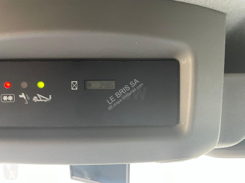 Véhicule utilitaire Renault 2.3DCI 145