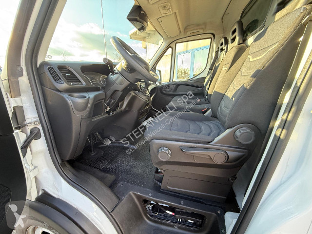 Veicolo commerciale Iveco DAILY 35C16A8 V