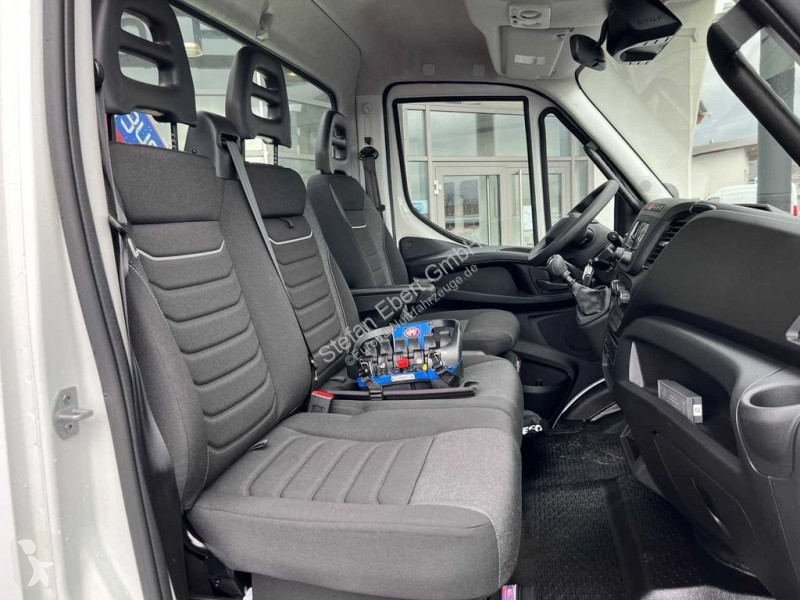 Furgoneta Iveco 70C18 *Kipper+Kran*