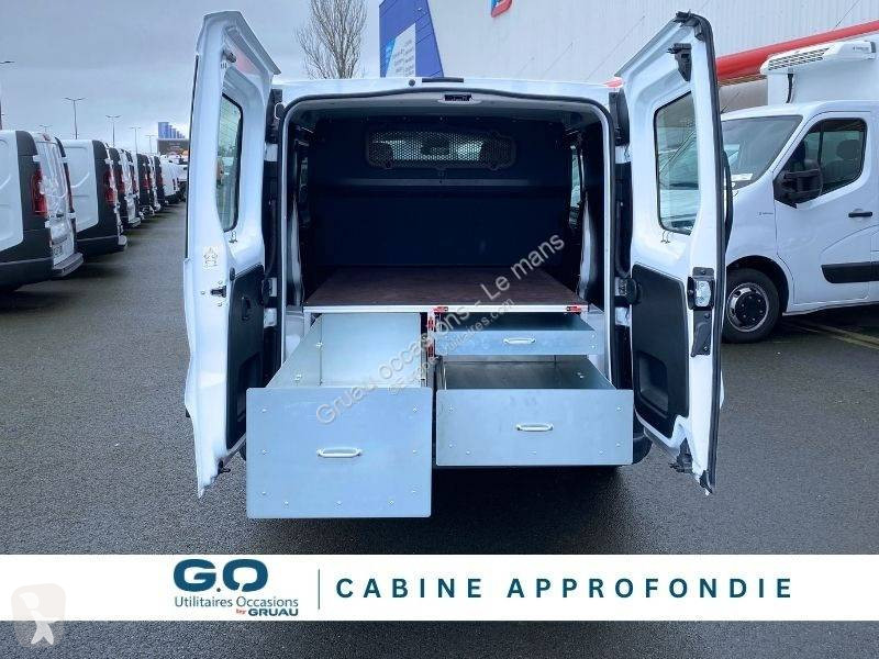 Véhicule utilitaire Nissan