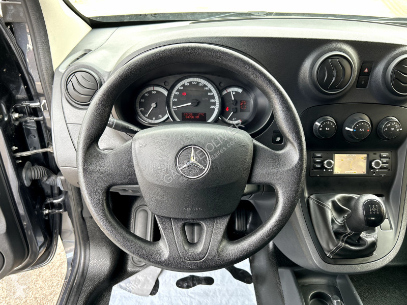 Véhicule utilitaire Mercedes Compact 109 1.5...