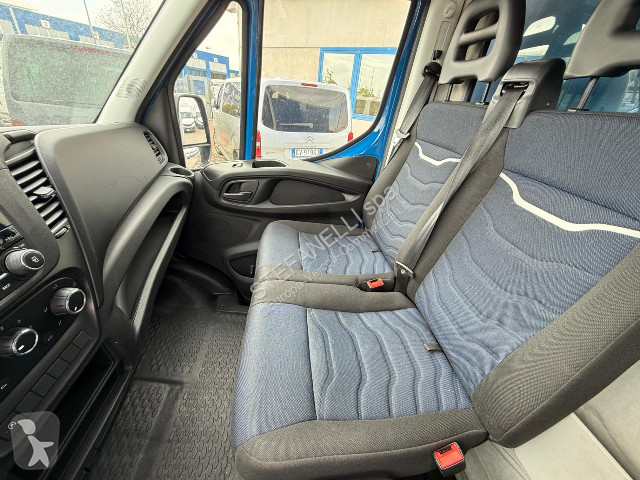 Veicolo commerciale Iveco DAILY 35C16H BOX