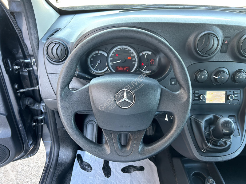 Véhicule utilitaire Mercedes Compact 109 1.5...