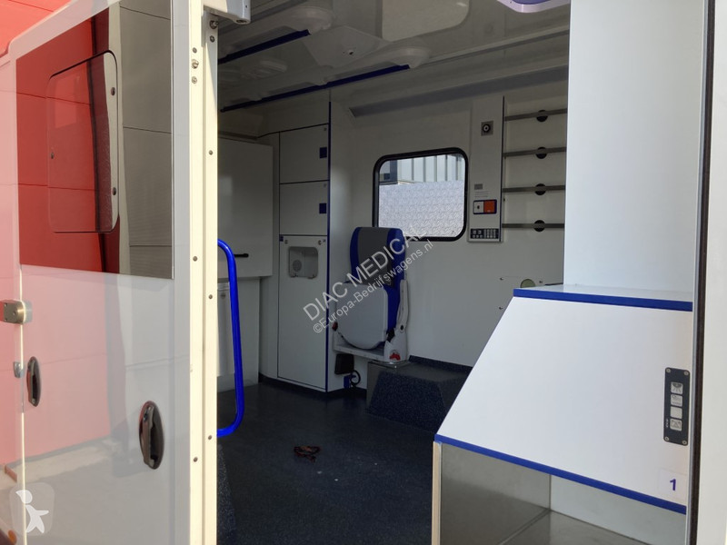 Furgoneta Mercedes 419 Container Ambulance...