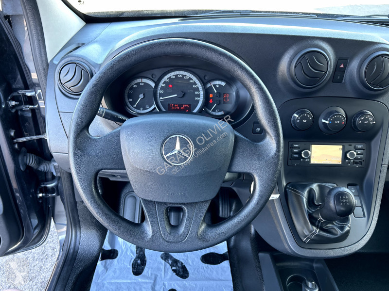 Véhicule utilitaire Mercedes Compact 109 1.5...