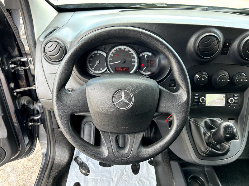 Véhicule utilitaire Mercedes Compact 109 1.5...