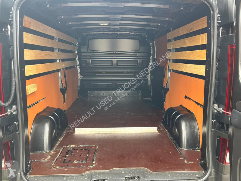 Autoutilitară Renault Black Edition 2.0dci L2...