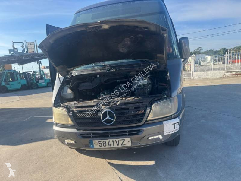 عربة نفعية Mercedes