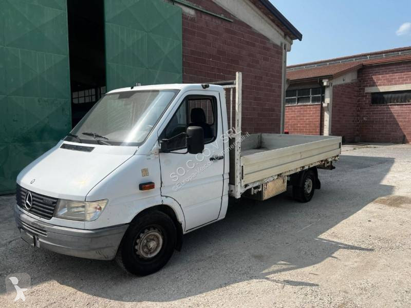 Véhicule utilitaire Mercedes