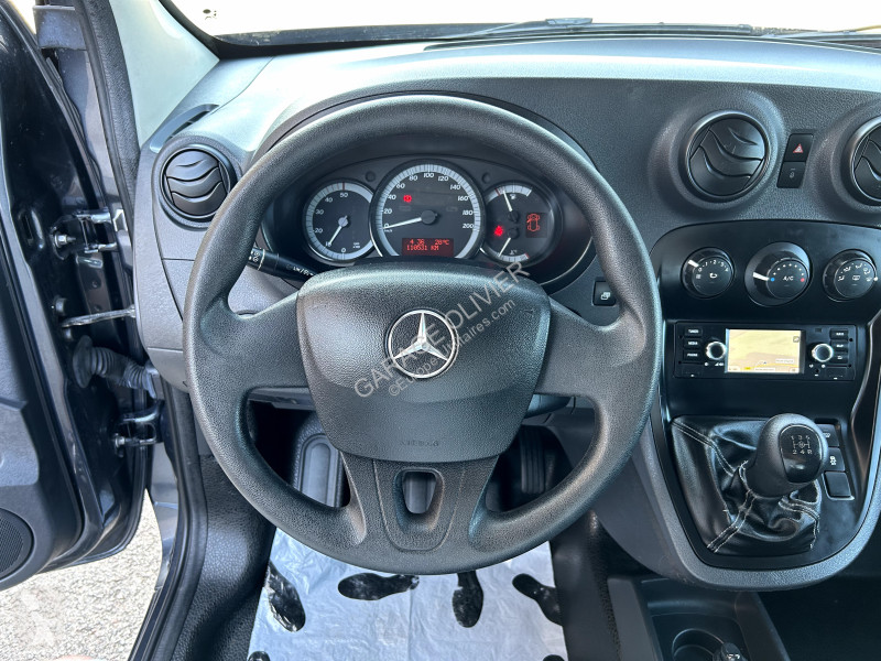 Véhicule utilitaire Mercedes Compact 109 1.5...