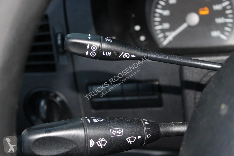 Bedrijfswagen Mercedes 316 + THERMO KING