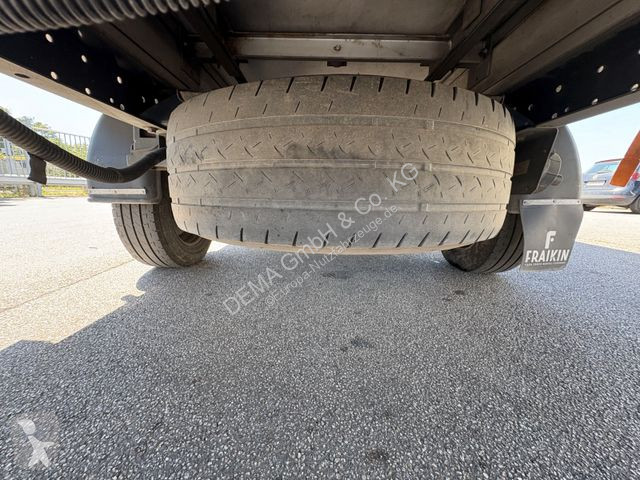 Véhicule utilitaire Iveco...
